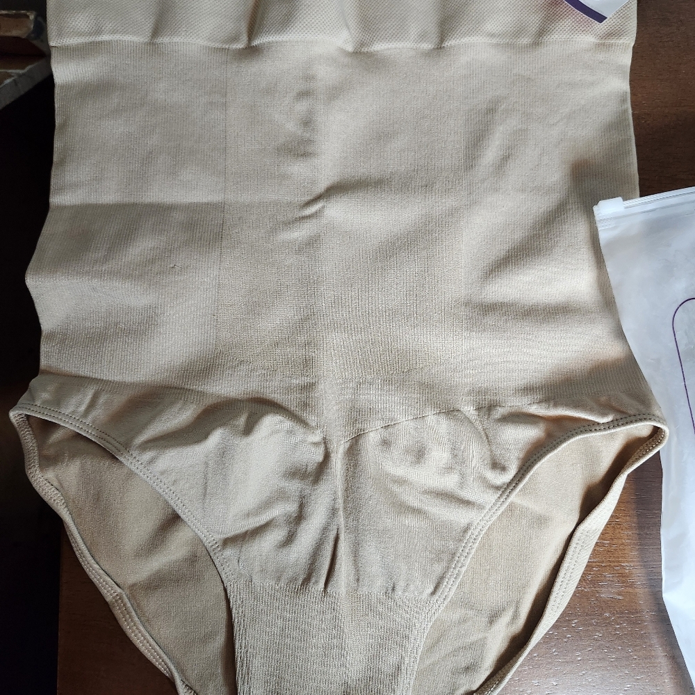 Xl/XXL Empetua shapewear